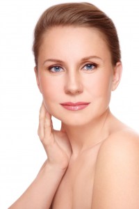 Mlodsza_o_10_lat_zrodlo123rf.com