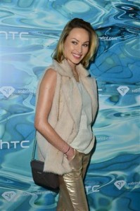 SP_Evviva l arte_Weronika Książkiewicz_z torebka_SPxHTC CorleONE (Small)