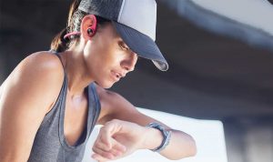 Backbeat-fit-woman-trucker-hat